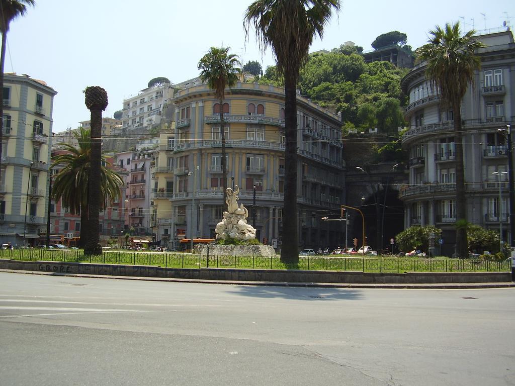 Appartement Casa Sannazzaro à Naples Extérieur photo